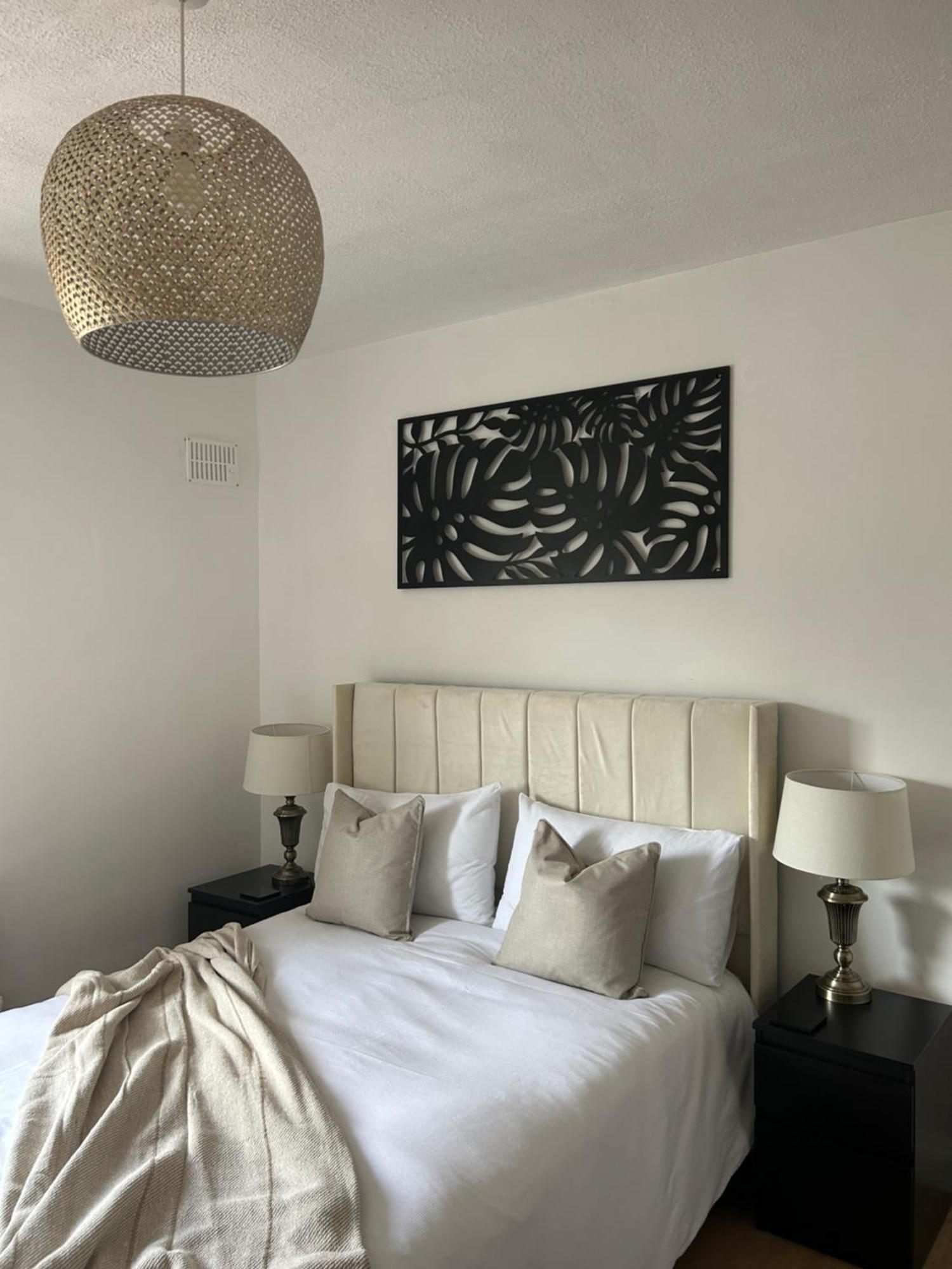 No6 Overnight Stays Free Onsite Parking Hindlip 外观 照片
