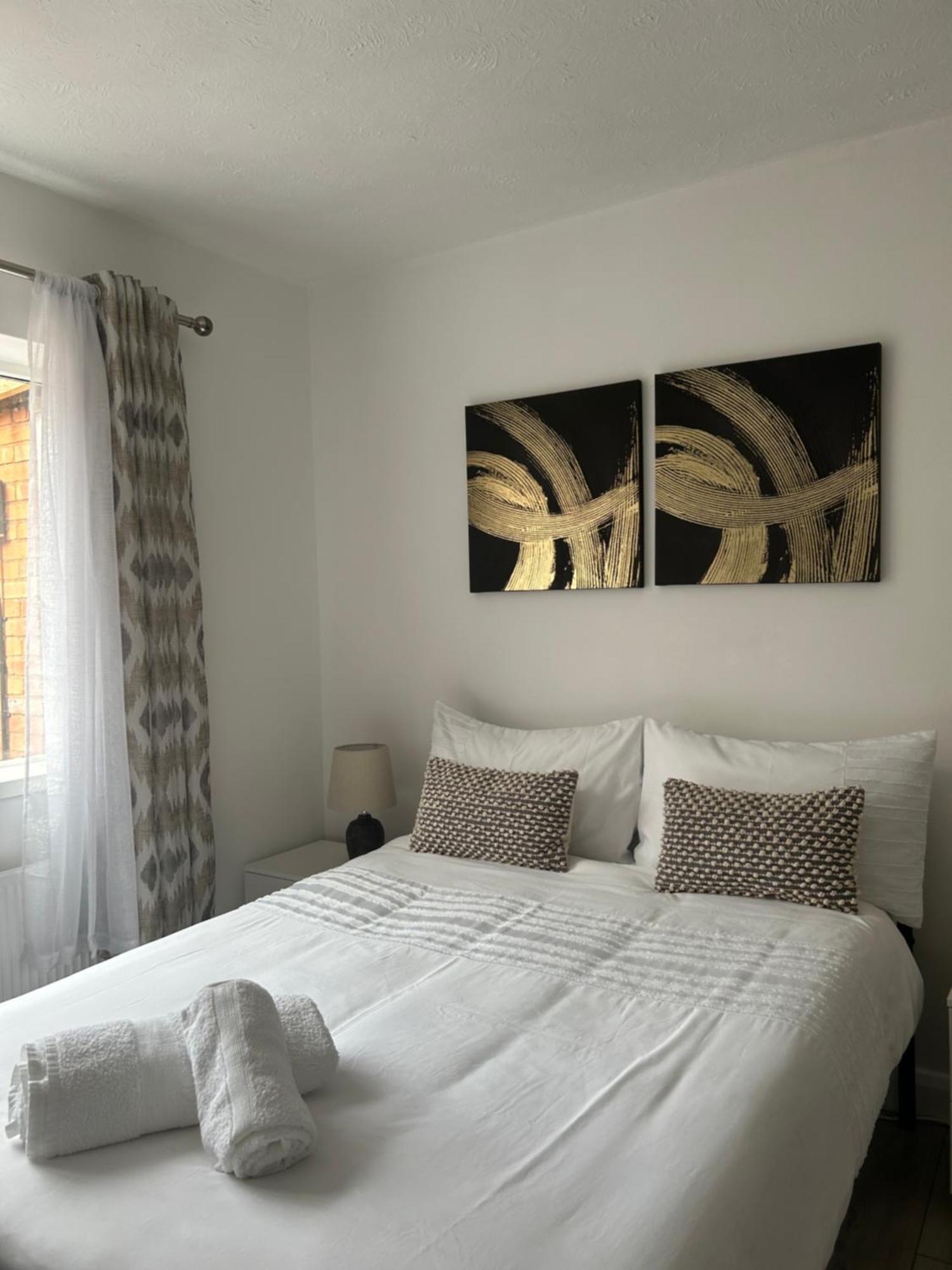 No6 Overnight Stays Free Onsite Parking Hindlip 外观 照片