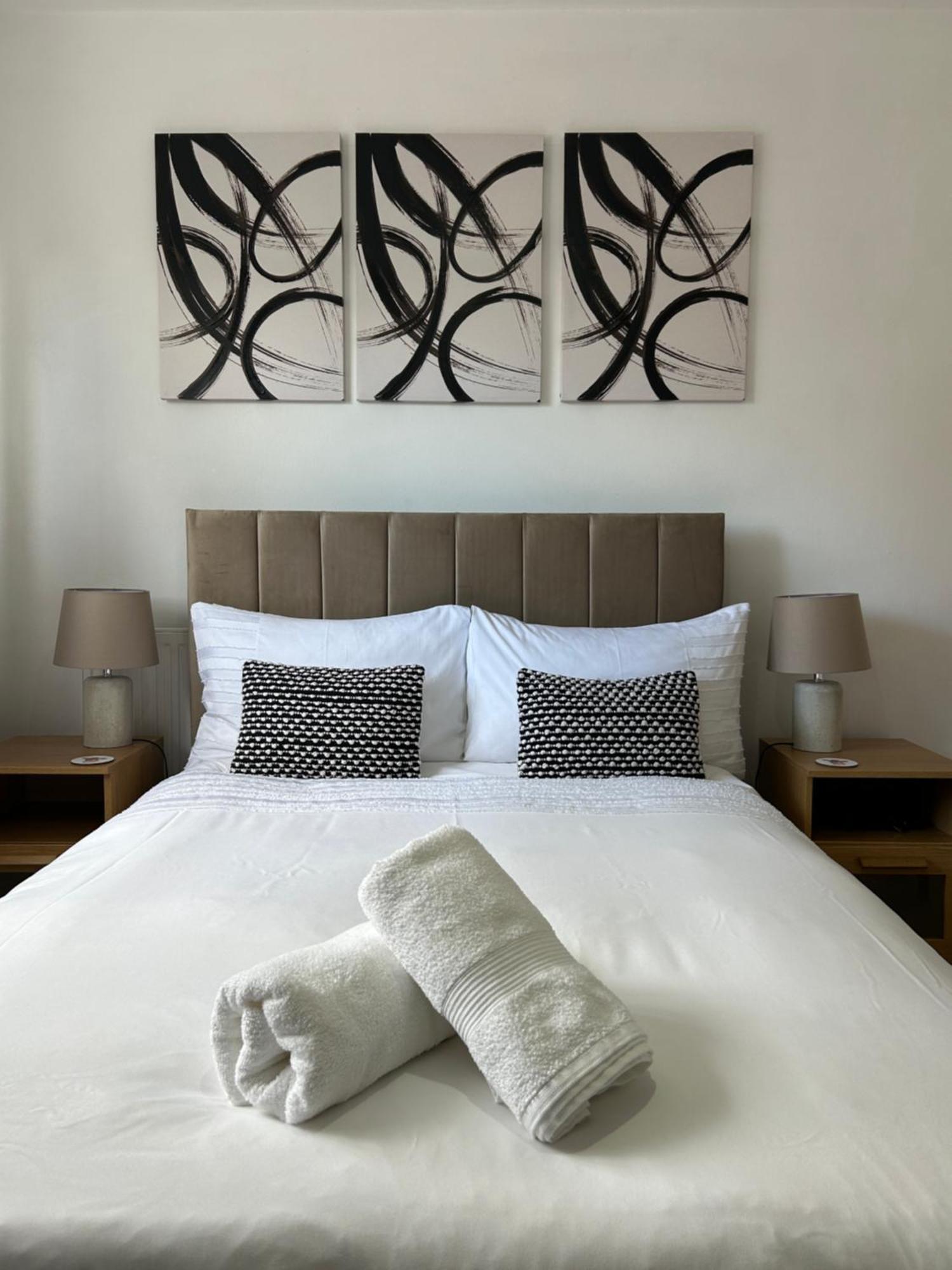 No6 Overnight Stays Free Onsite Parking Hindlip 外观 照片
